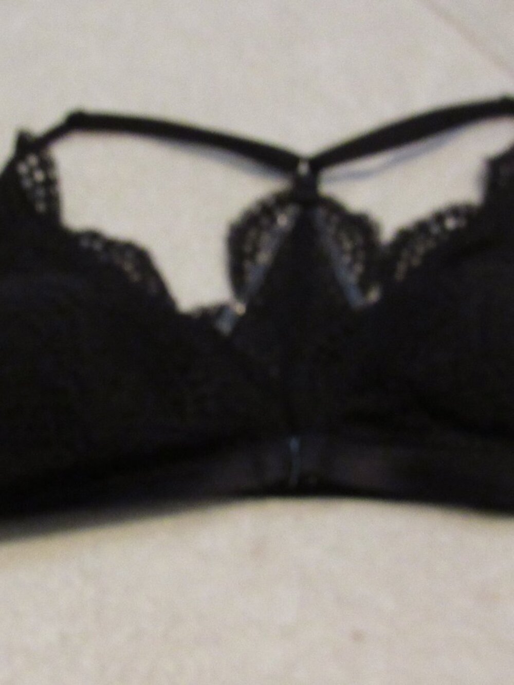 Victoria's Secret Black Bralette Size Large USED